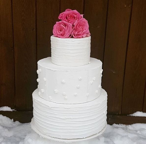 How Much Do Wedding Cakes Cost in Calgary